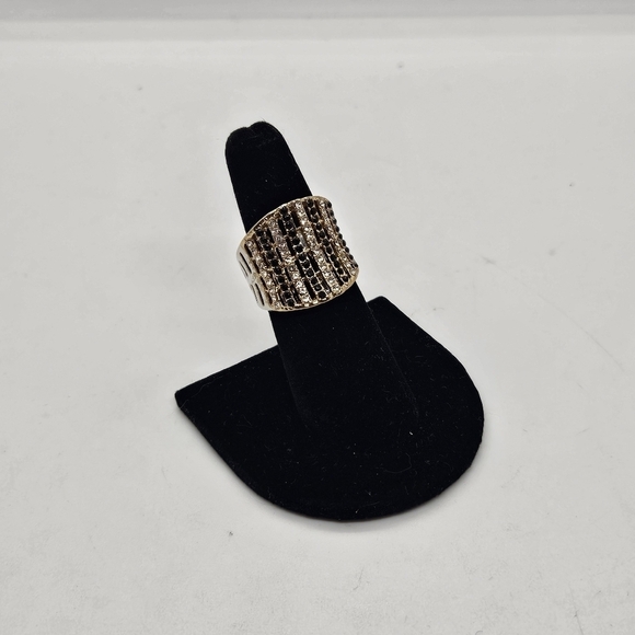 wide gold tone ring with black and clear rhinestone stripes size 6 - Picture 1 of 4